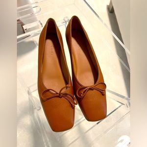 M. Gémi tan loafers. Size 41. Gently worn